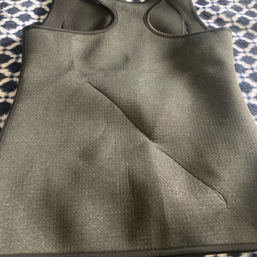 Woman compression No sleeve size small Band New.